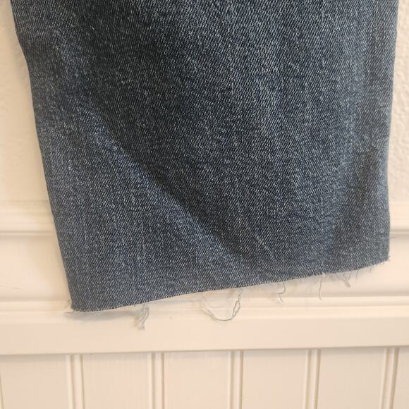 Universal Thread Women's Size 16 Short‎ 80s Slim Frayed bottom Jeans NWT - Picture 7 of 8